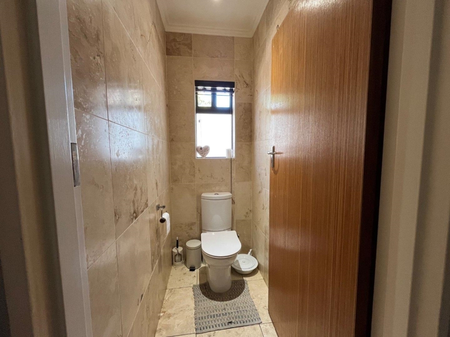 4 Bedroom Property for Sale in Waverley Free State